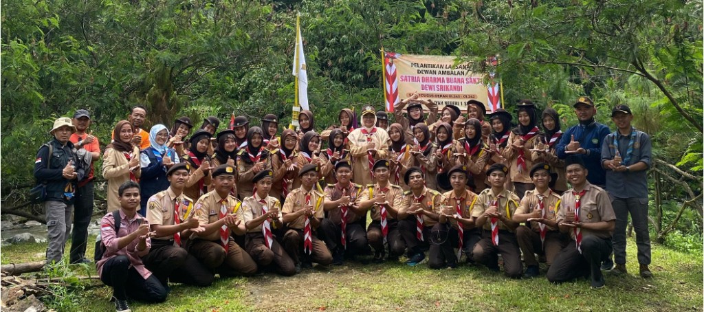 Pelantikan Laksana Dewan Ambalan Pramuka MAN 1 Subang Berlangsung Sukses di Curug Cinangerang